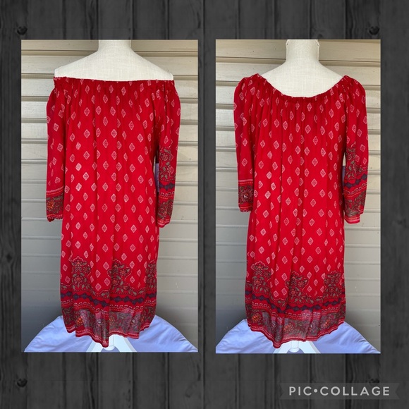🔴 Beautiful Red Printed Dress with Versatile Neckline - Picture 2 of 4